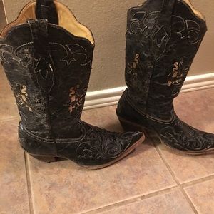 Corral Snip/Pointed toe leather cowgirl boots